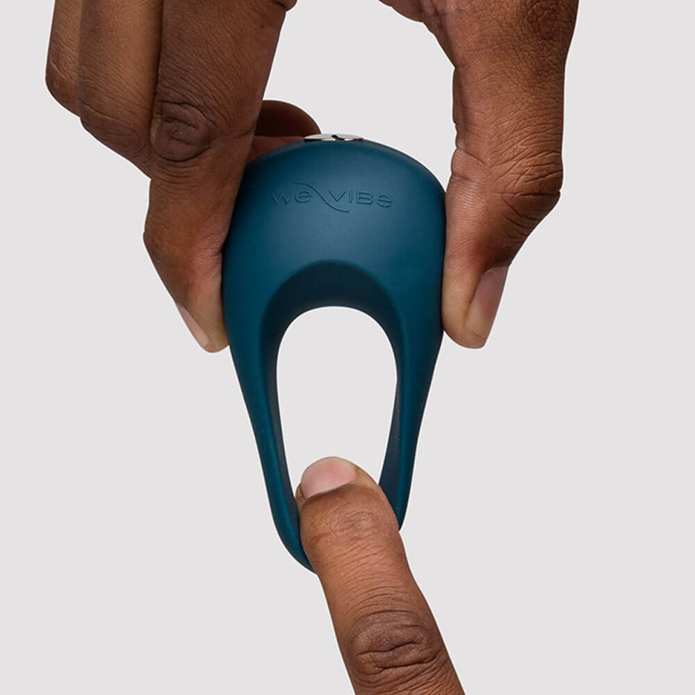 暗灰色We-Vibe Pivot 2震動環，柔軟舒適，具有振動功能的成人情趣用品，適合增強快感