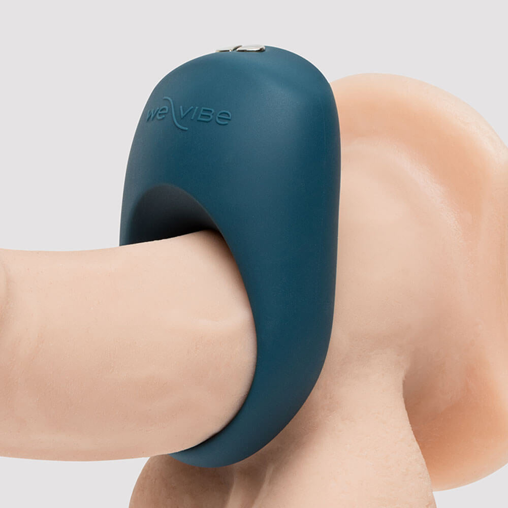 暗灰色We-Vibe Pivot 2震動環，柔軟舒適的成人情趣用品，適合增強親密體驗的情趣用品。