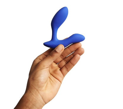 皇家藍色We-Vibe Vector Plus震動前列腺按摩器，成人情趣用品，符合人體工學設計。