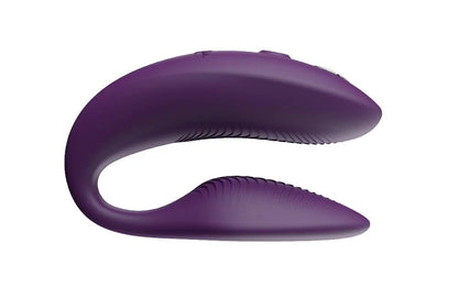 紫色We-Vibe Sync 2情侶共用震動器，柔韧设计适合情侣使用的成人性玩具。