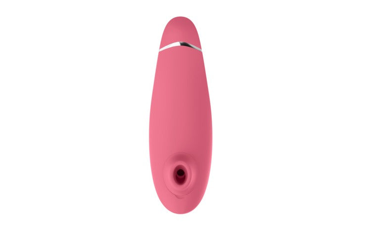 紅莓色Womanizer Premium 2陰蒂吸啜器，展示產品的外觀與設計細節。