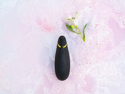 黑色Womanizer Premium 2陰蒂吸啜器，女性成人用品，光滑設計與高效吸力效果