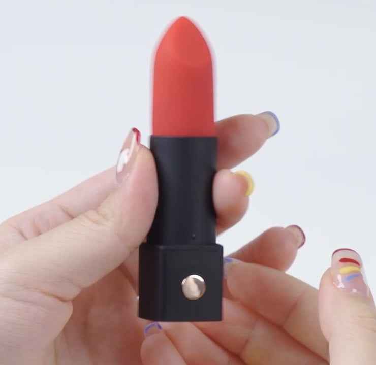 Lovense
Exomoon 唇膏型震動器